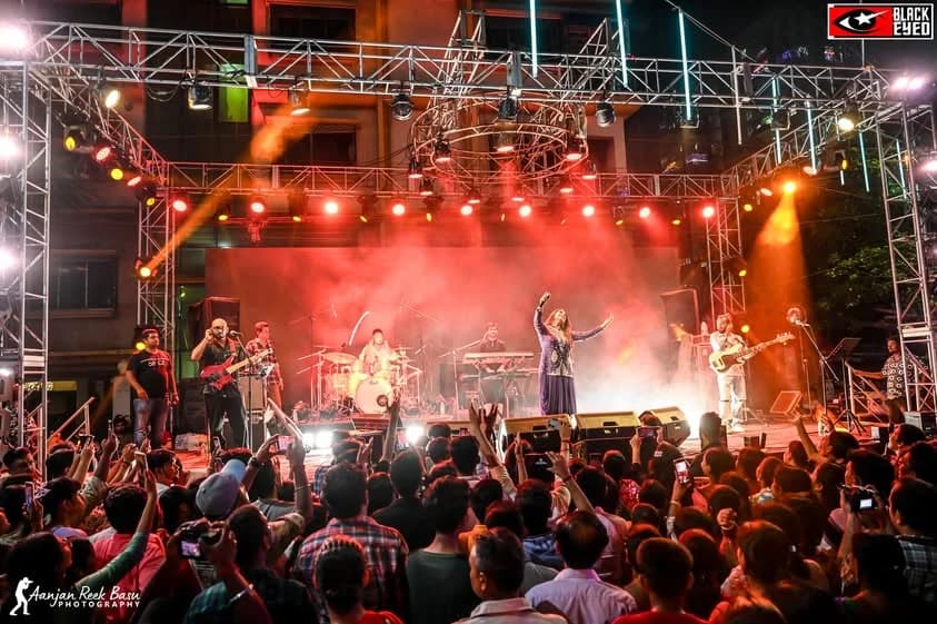 Antara Mitra Live at Beleghata — event photograph 9
