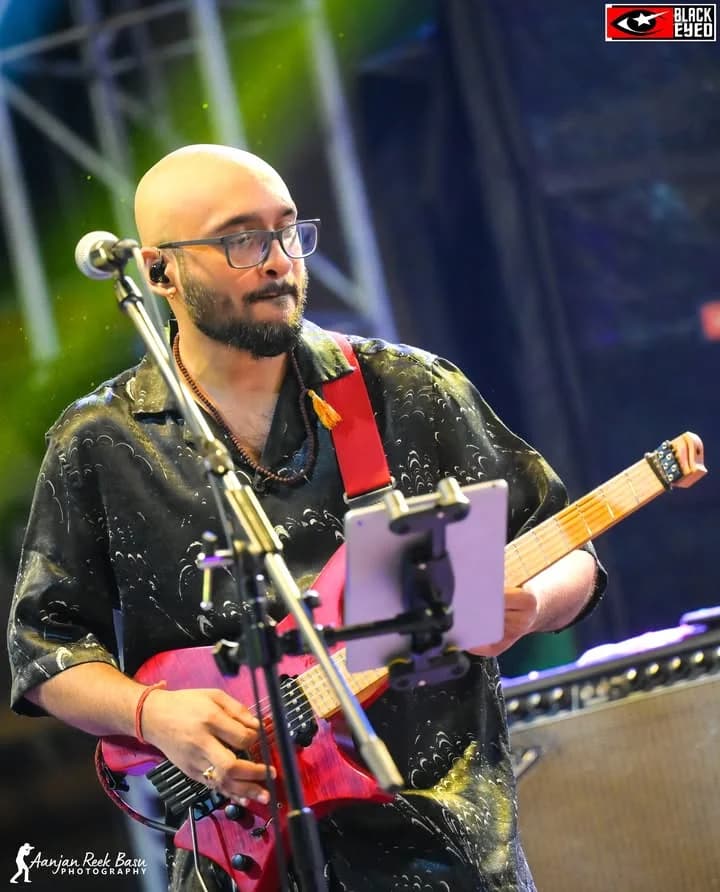 Antara Mitra Live at Beleghata — event photograph 10