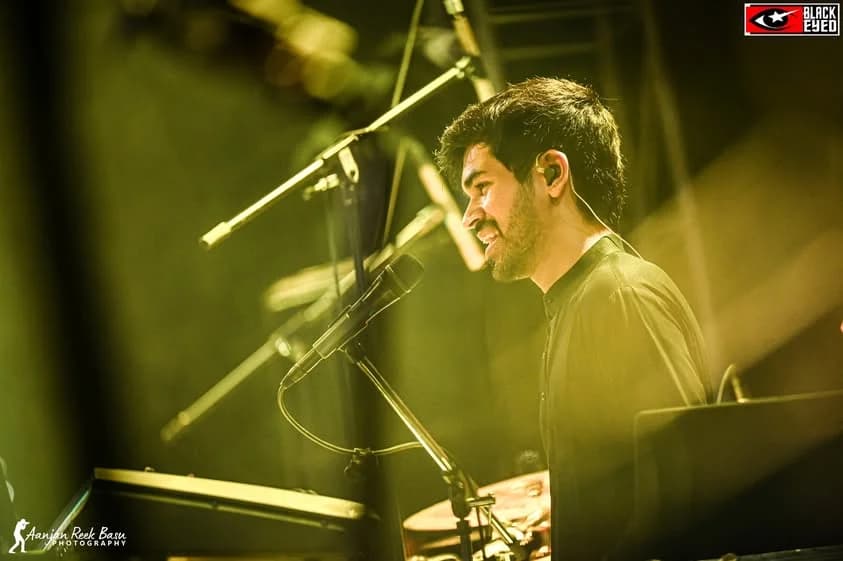Antara Mitra Live at Beleghata — event photograph 13