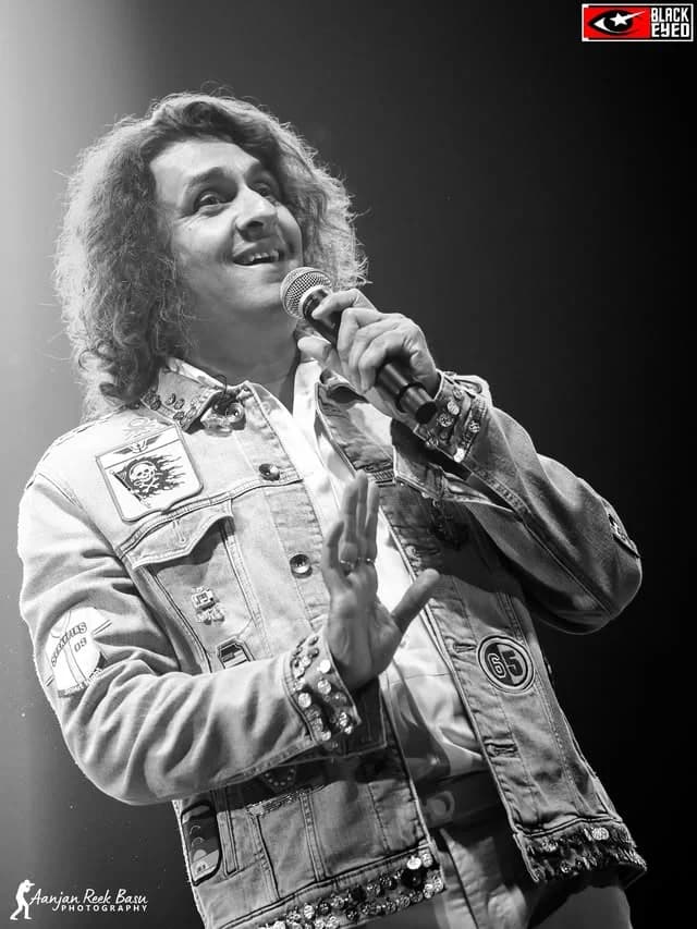 Sonu Nigam Live at Sanaka, Durgapur — event photograph 4