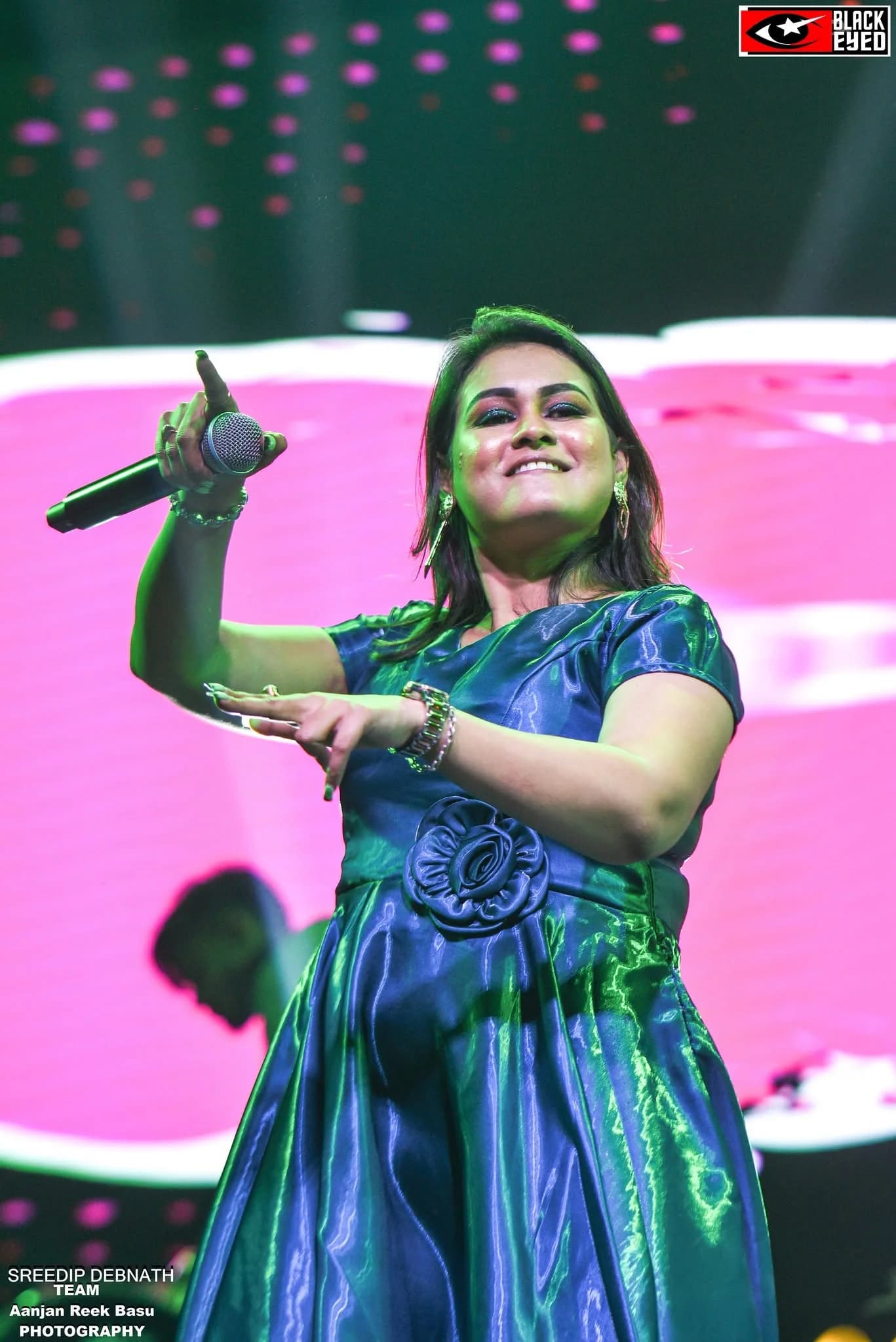 Neha Saha at Aquatica Kolkata — event photograph 4
