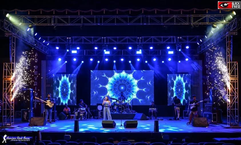 Aakanksha Sharma Live at College of Medicine & JNM Hospital — event photograph 3