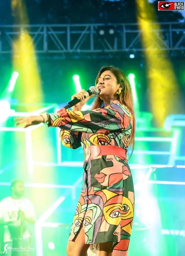 Trissha Chatterjee Live at Prafulla Chandra College — event photograph 11