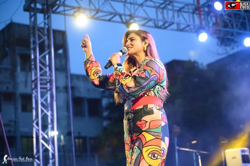 Trissha Chatterjee Live at Prafulla Chandra College — event photograph 13