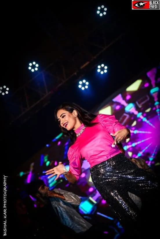 Nusrat Faria Live in Concert — event photograph 3