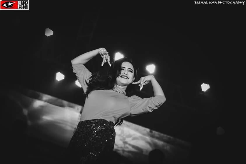 Nusrat Faria Live in Concert — event photograph 8