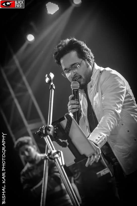 Emon Chatterjee Live — event photograph 10