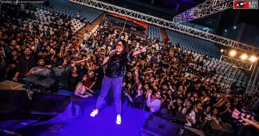 Aditi Singh Sharma Live — event photograph 6