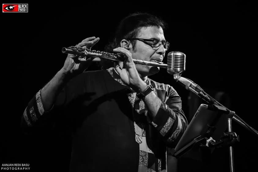 Surojit O Bondhura Live — event photograph 4