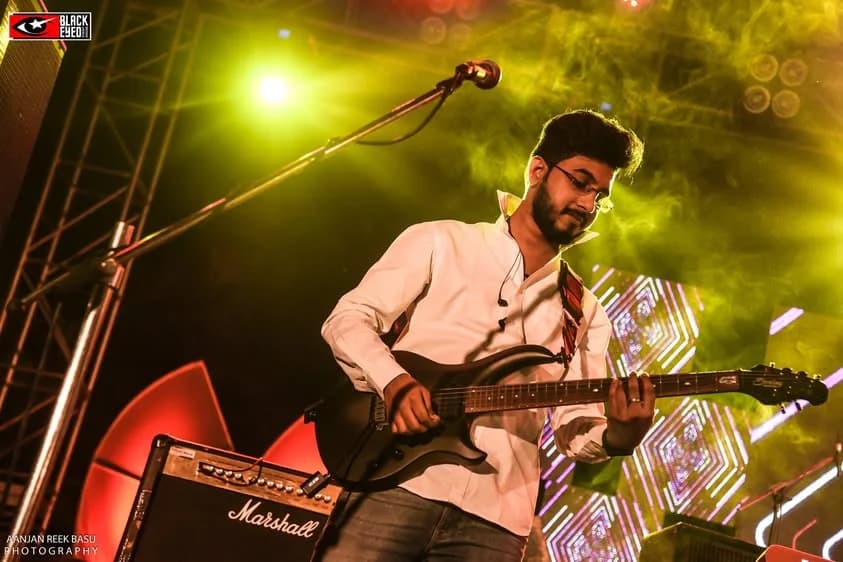 Surojit O Bondhura Live — event photograph 13