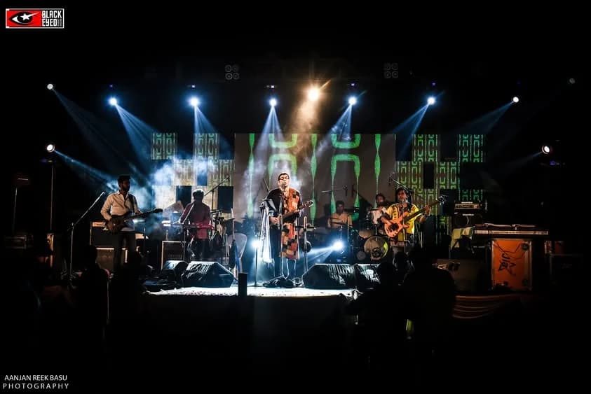 Surojit O Bondhura Live — event photograph 15