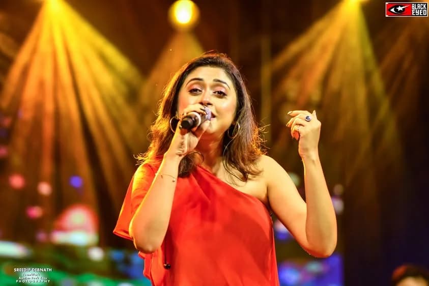 Samidh & Urvi LIVE — event photograph 10