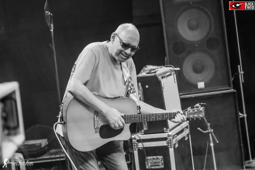 Anjan Dutt LIVE — event photograph 15