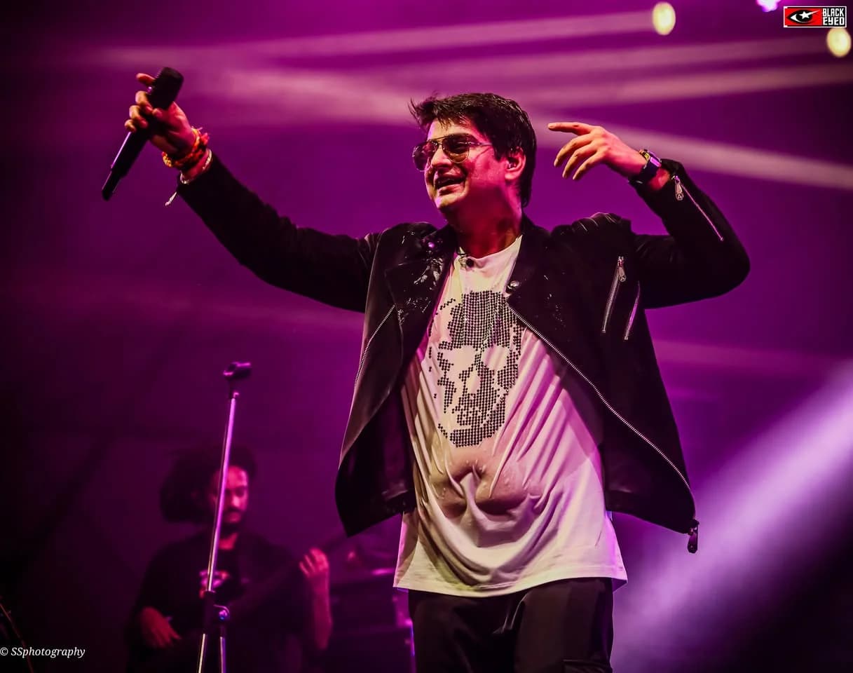 Amit Mishra Live at Adamas University — ADINOVA 2024 — event photograph 2
