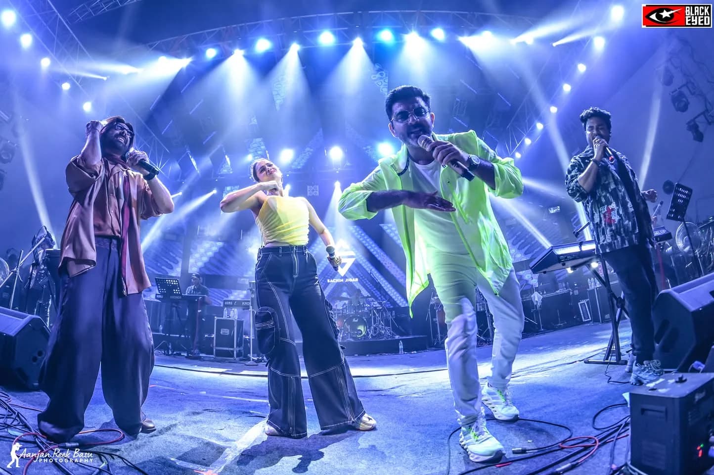 Sachin–Jigar Live — realme Pro Night at Uttirna, IPGME&R & SSKM — event photograph 4