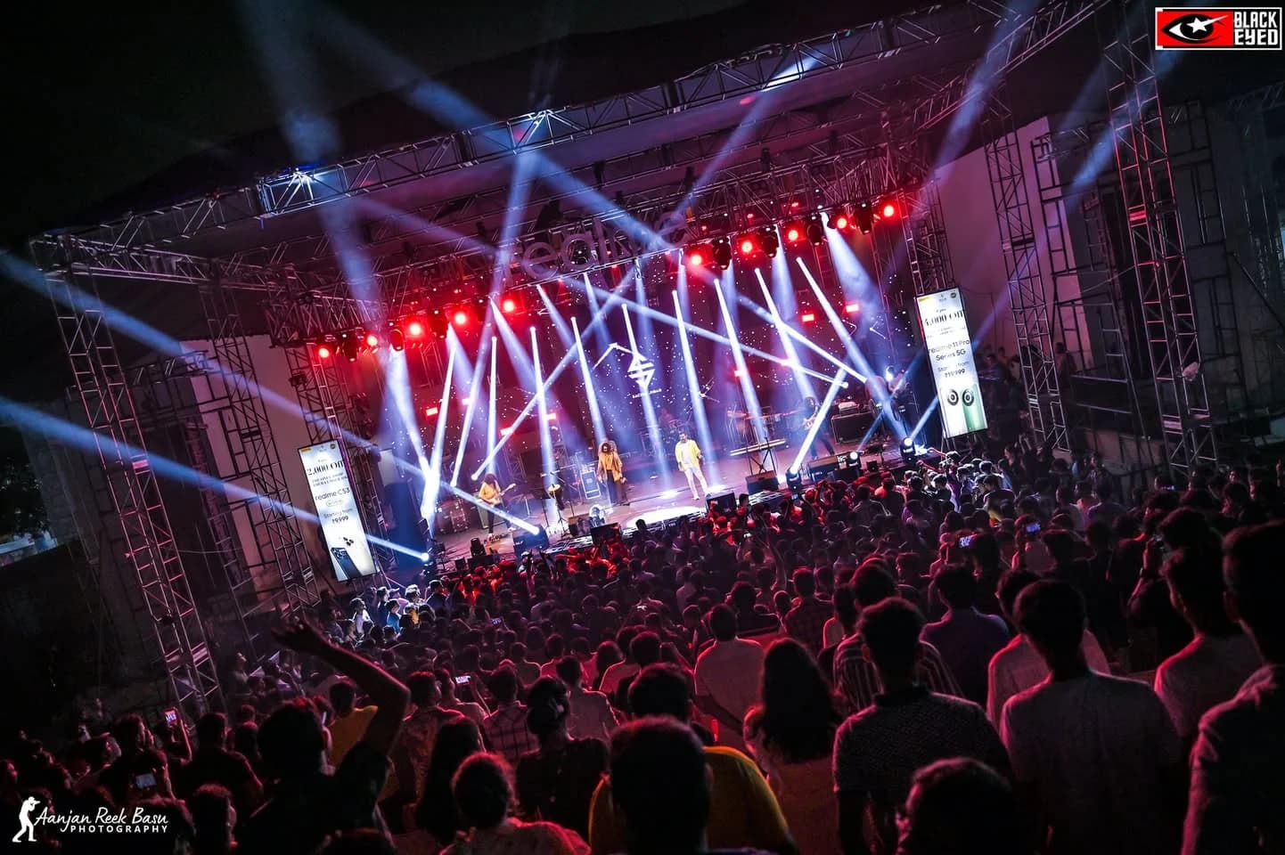 Sachin–Jigar Live — realme Pro Night at Uttirna, IPGME&R & SSKM — event photograph 5